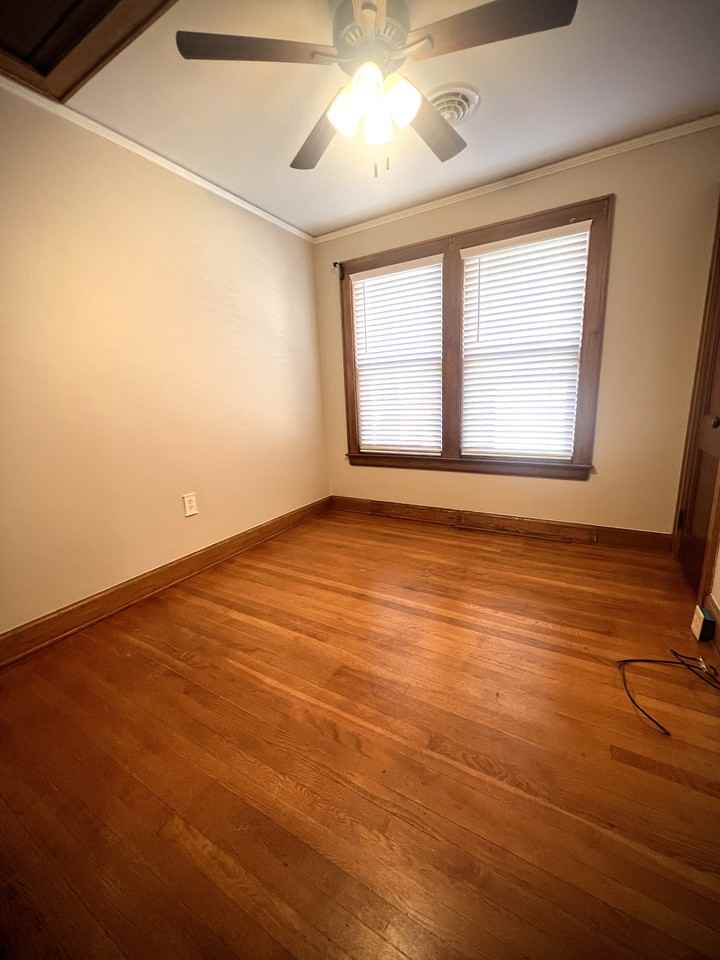 412 W Oldtown St #NA - Photo 7 of 10