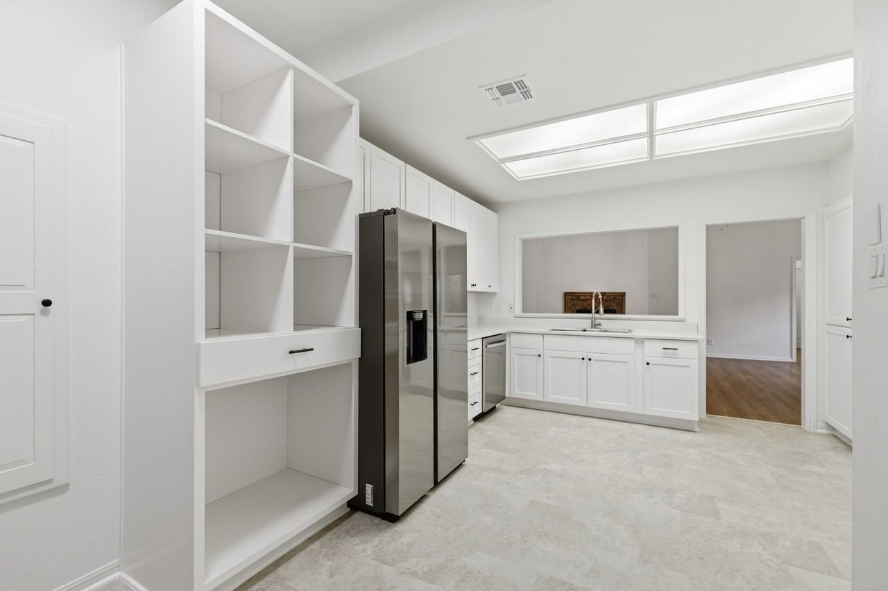 1368 Patio Dr #NA - Photo 4 of 23