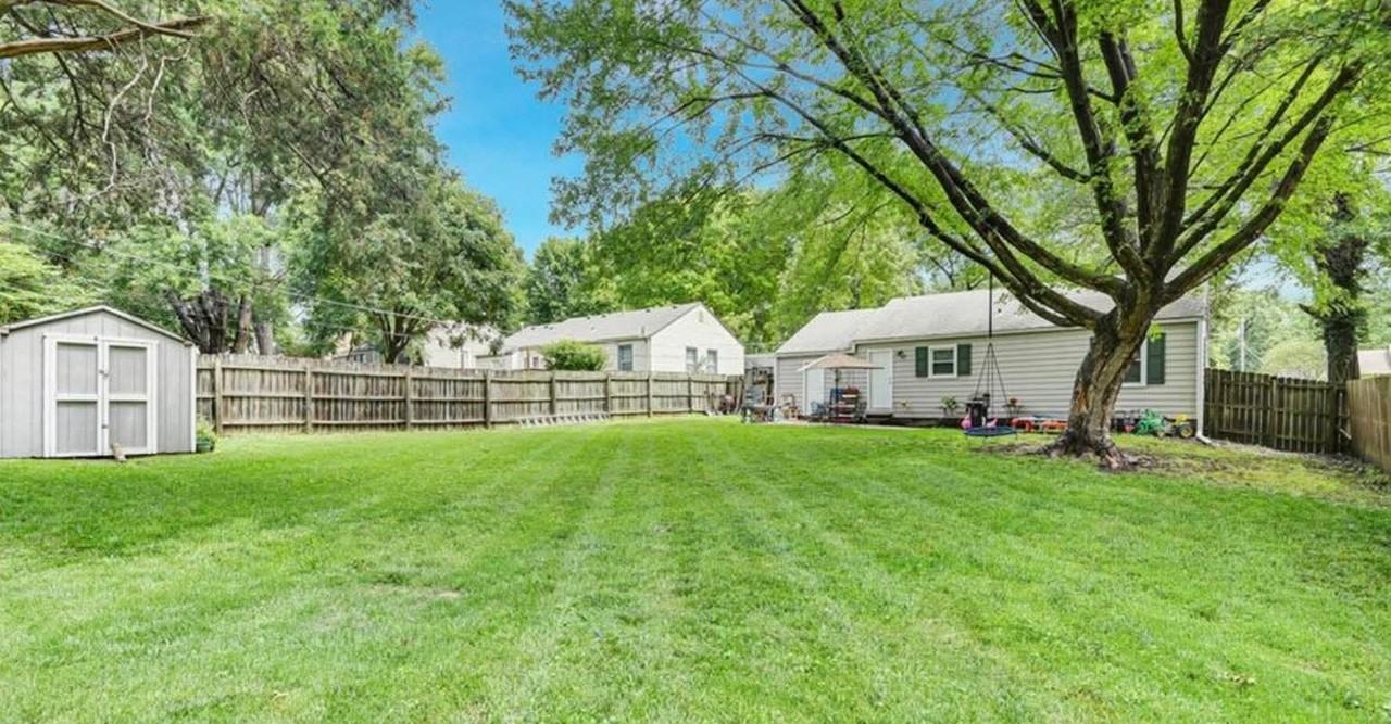 7728 Robinson St #NA - Photo 2 of 11