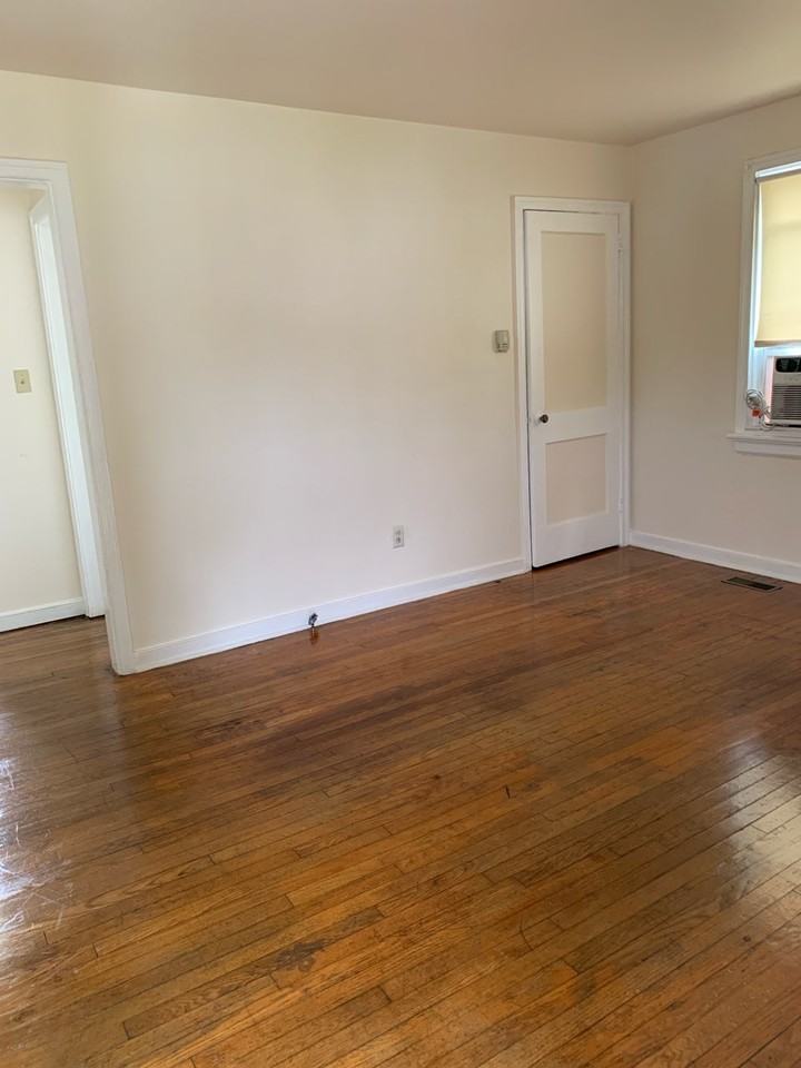 1132 E 15th St #NA - Photo 3 of 5