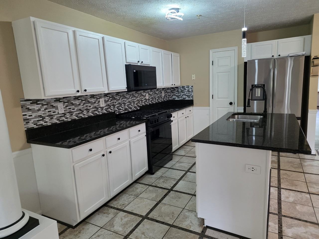 8063 Bloomsbury Pl - Photo 6 of 32