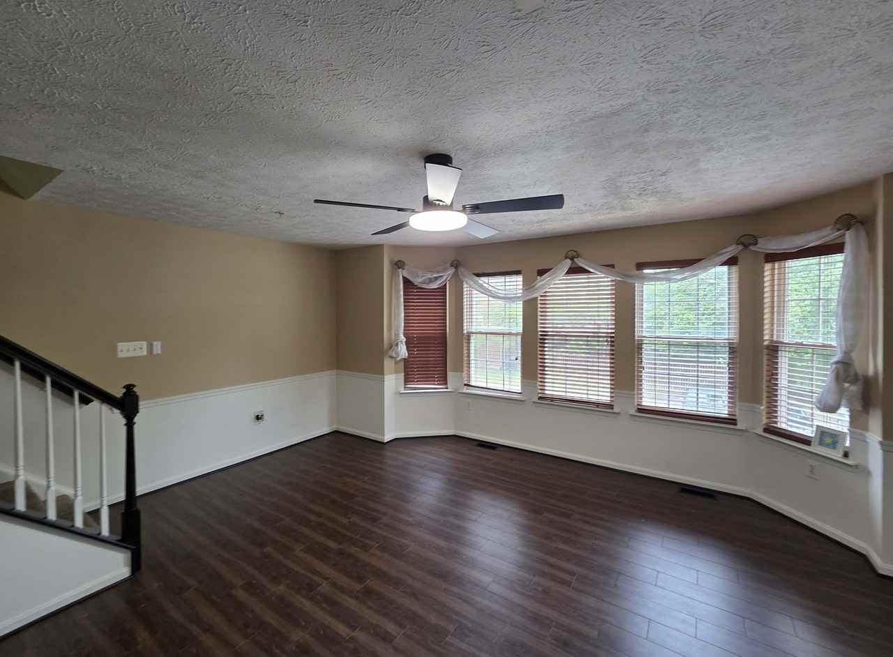 8063 Bloomsbury Pl - Photo 7 of 32