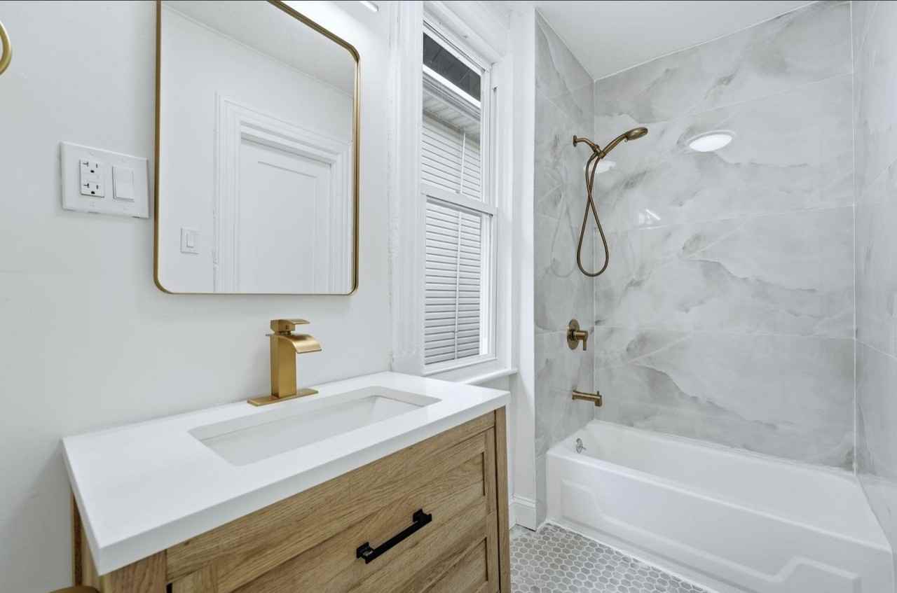 114 Oak St #3 - Photo 5 of 10