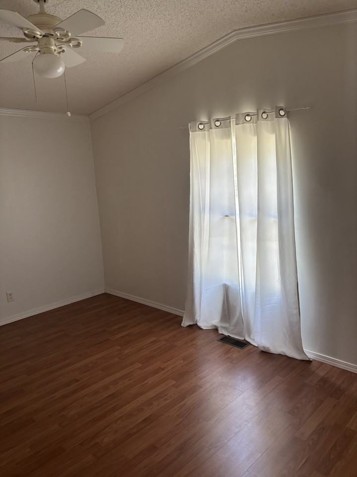 10167 Lynette Dr #NA - Photo 4 of 7