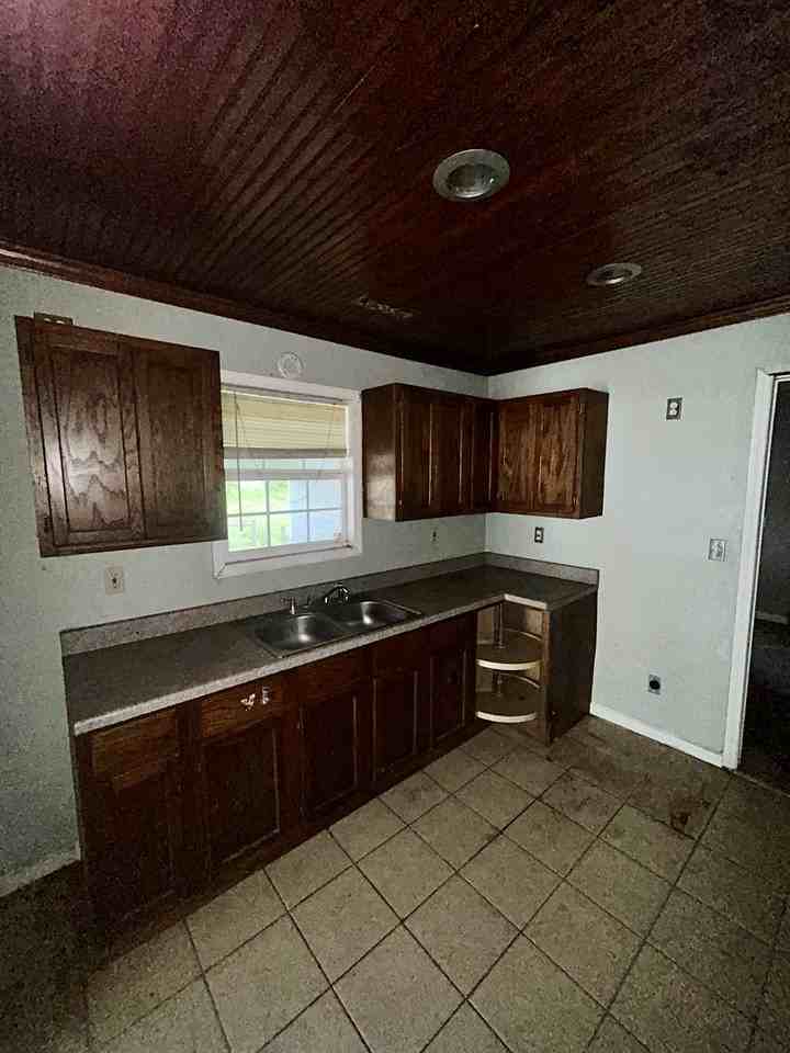 602 Sheppard St #NA - Photo 6 of 19