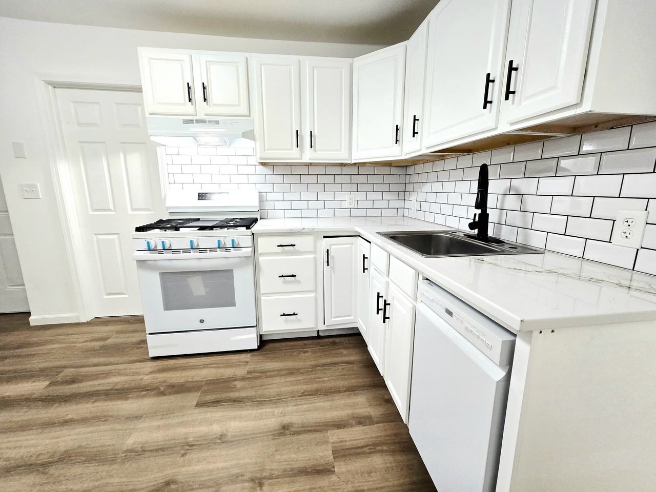 41 W L St #2 - Photo 2 of 7