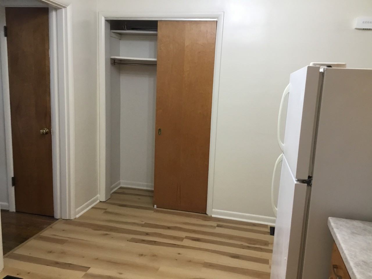 342 Grosvenor Ave #2 - Photo 5 of 7