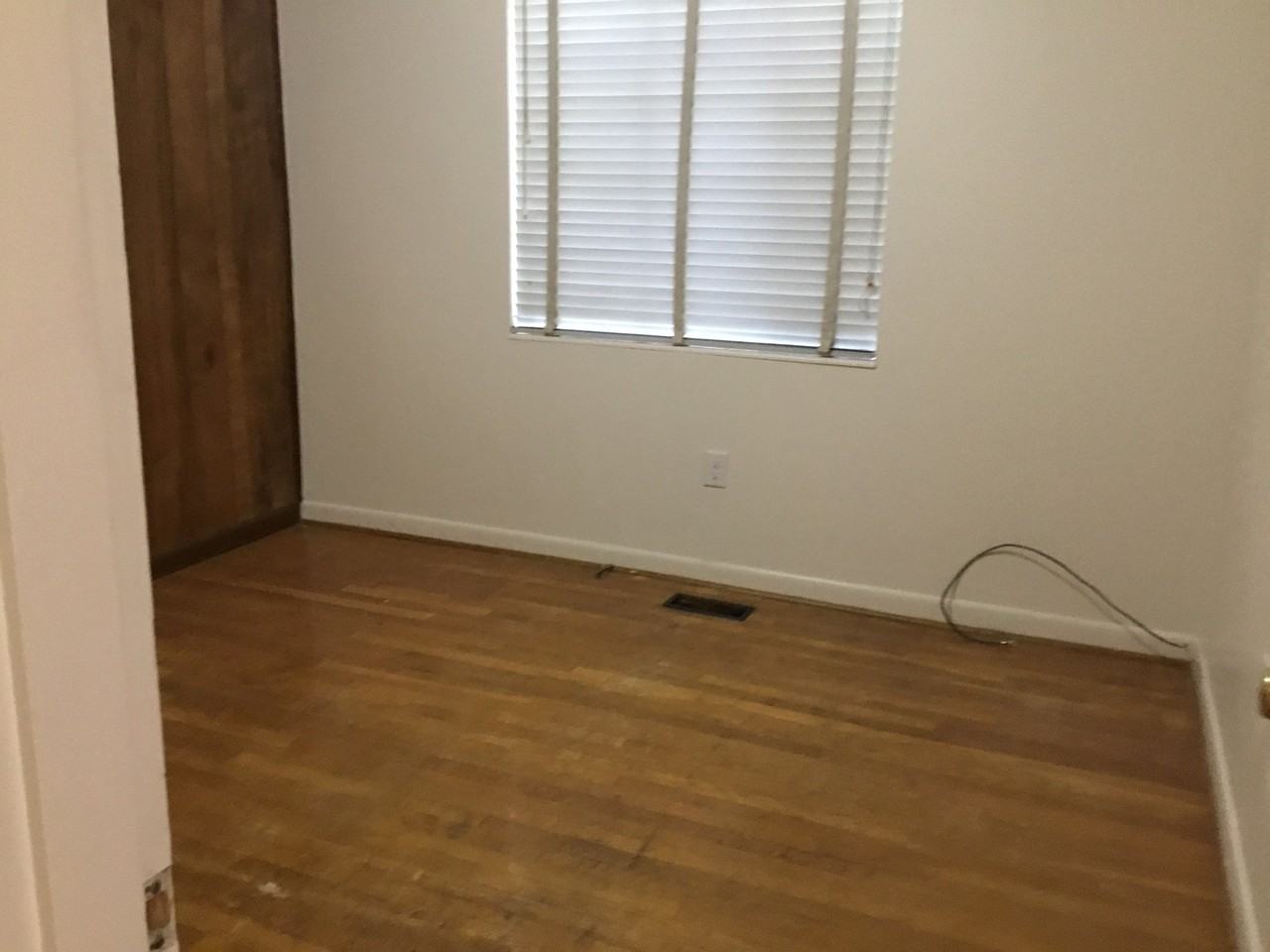 342 Grosvenor Ave #2 - Photo 7 of 7