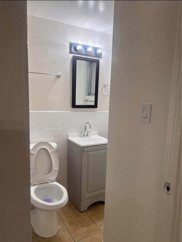 233 S Bandy Ave #5 - Photo 5 of 7
