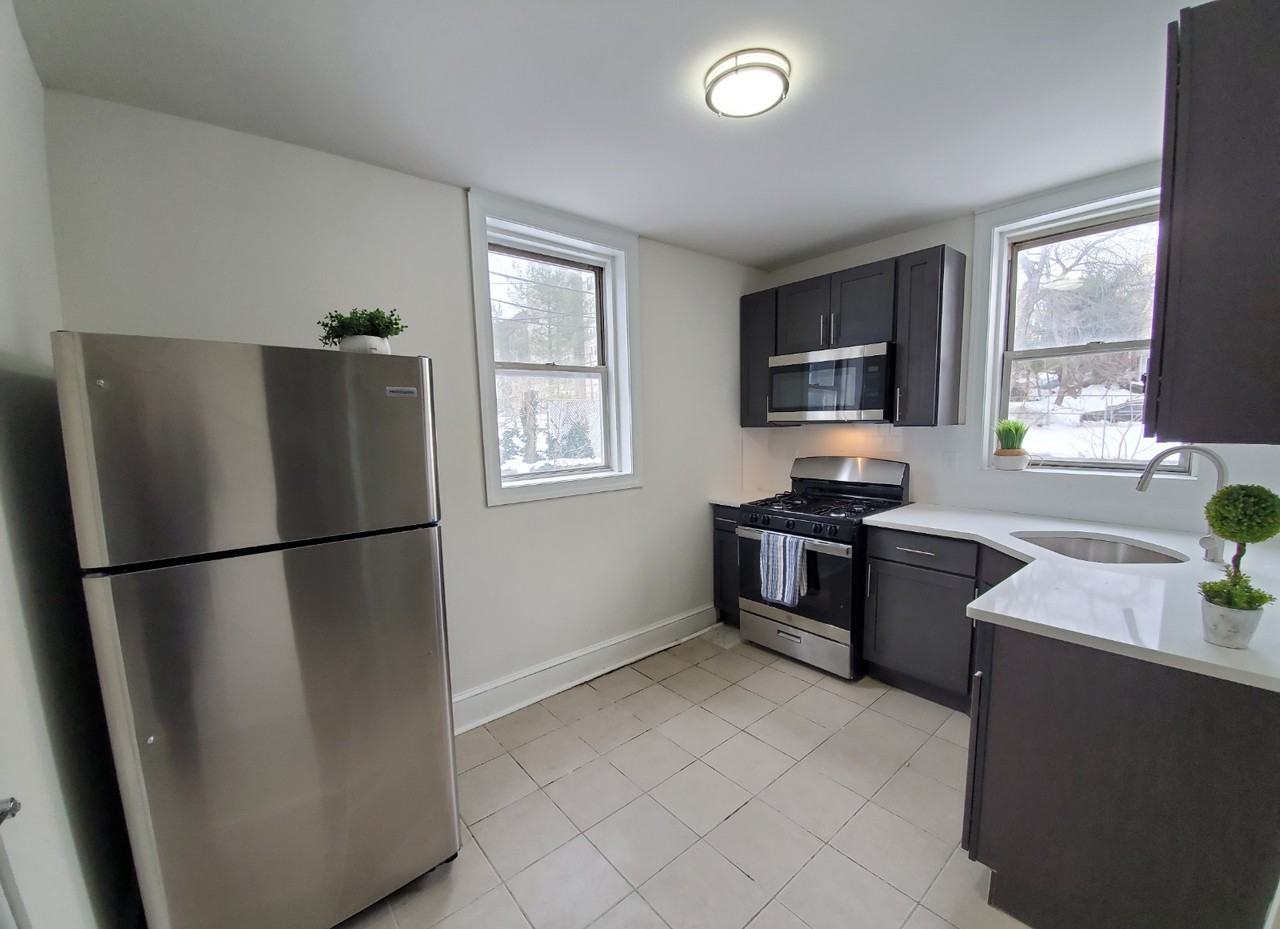 307 William St #D - Photo 4 of 11