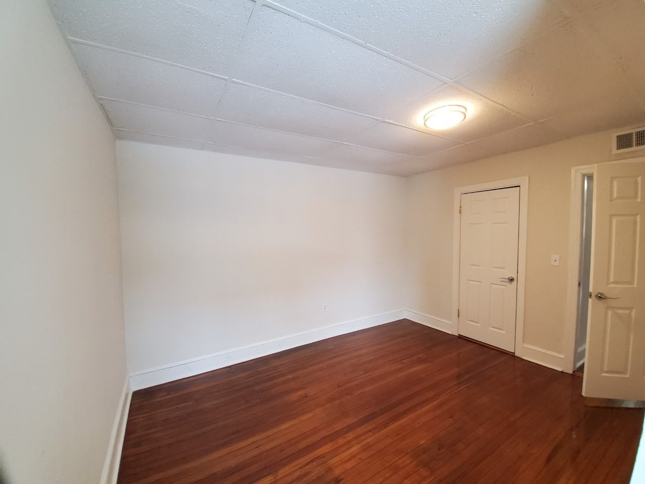 307 William St #D - Photo 5 of 11
