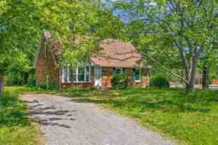 397 Elaine Dr - Photo 1 of 1