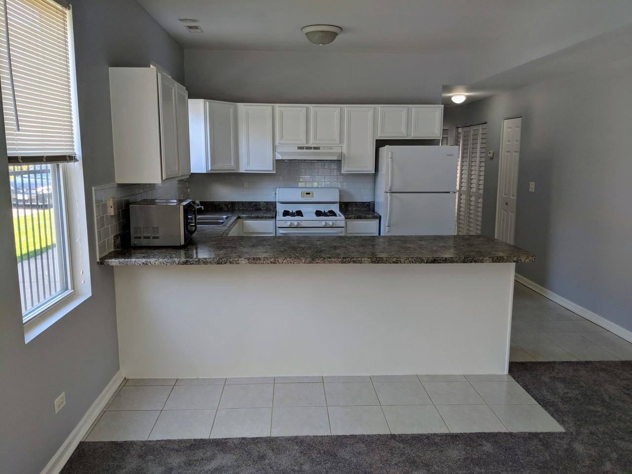 1457 N Rockwell St #1 - Photo 6 of 22