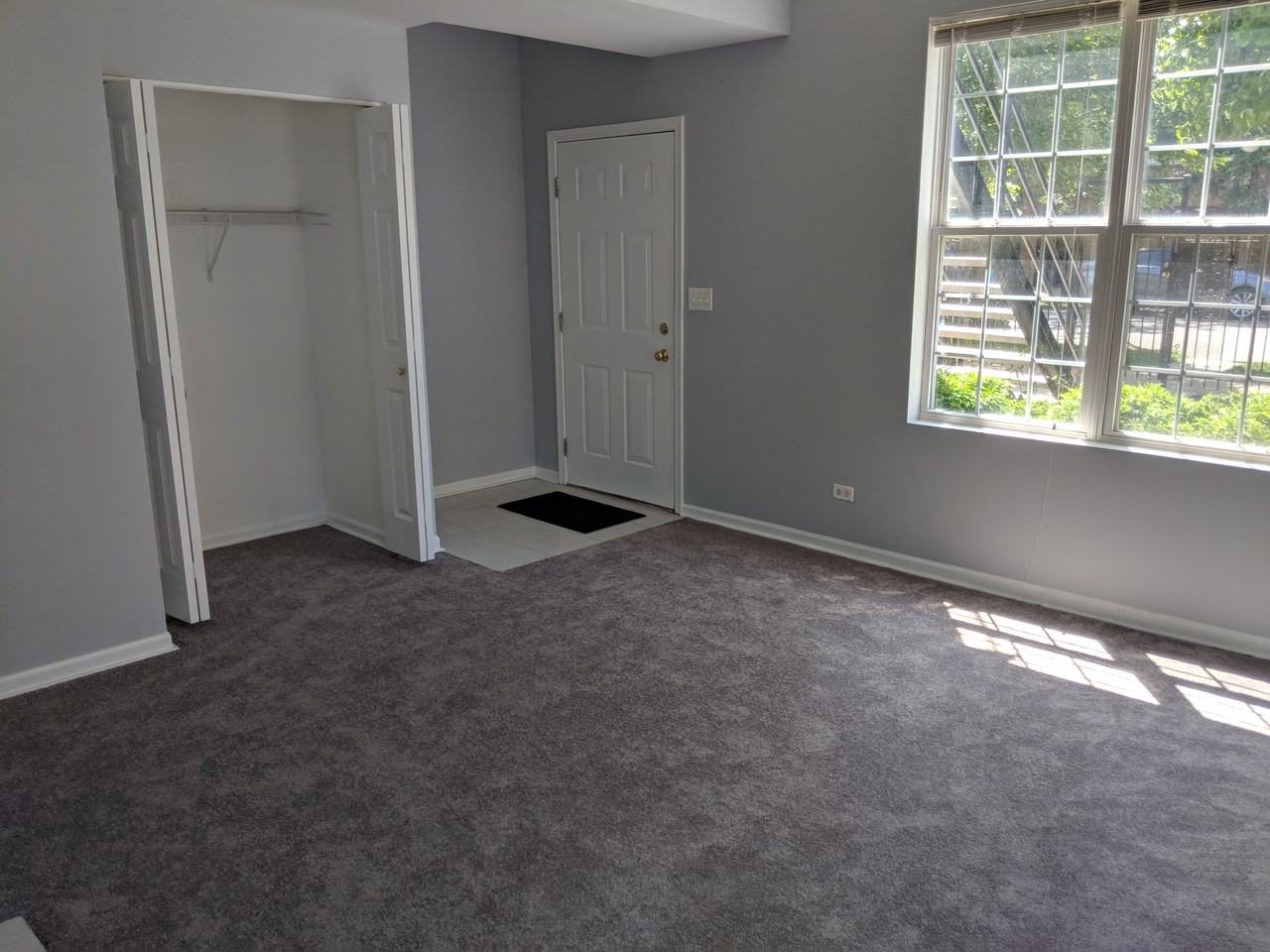 1457 N Rockwell St #1 - Photo 7 of 22