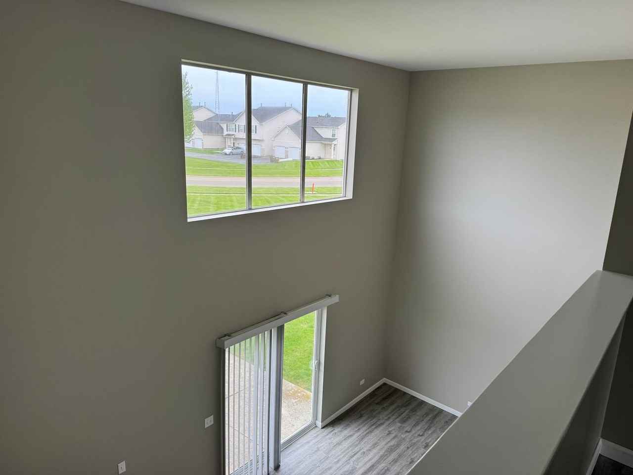 1725 W Chrysler Dr - Photo 7 of 11