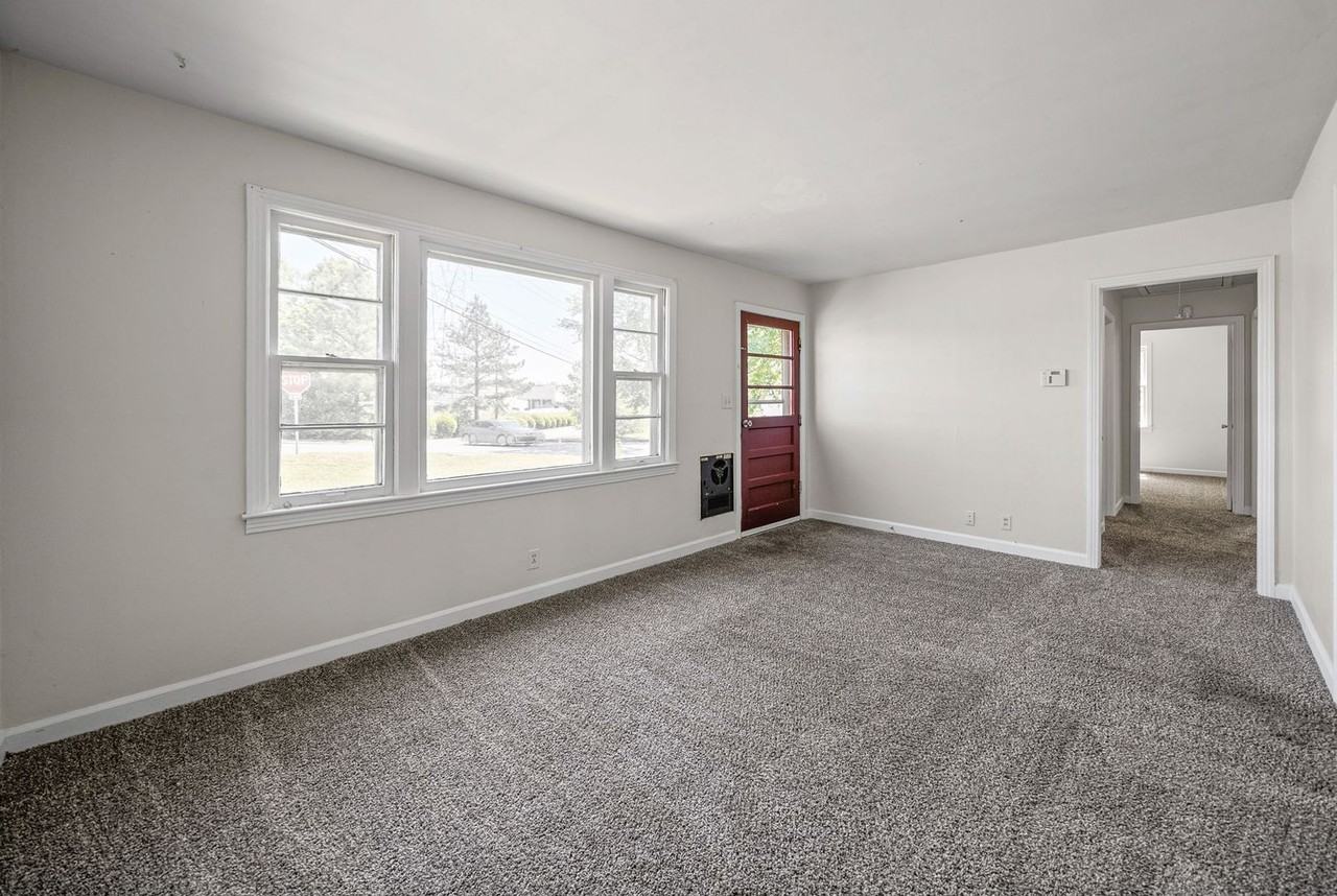 400 Highland Cir - Photo 5 of 25