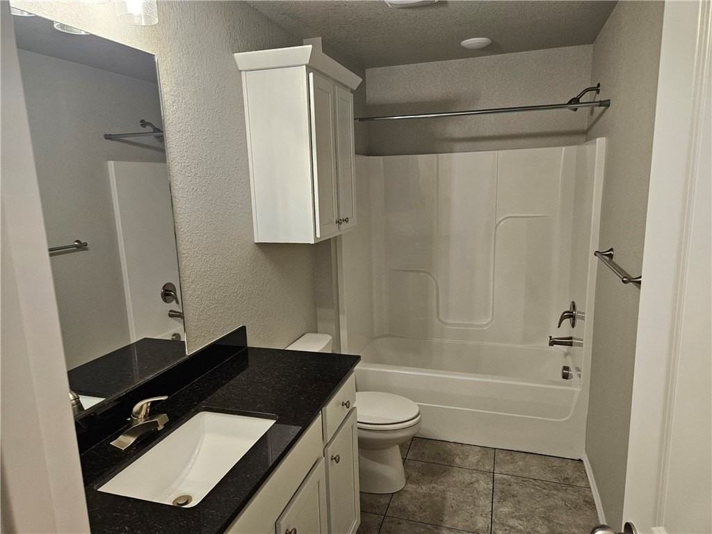 2489 N Brophy Ave - Photo 5 of 12