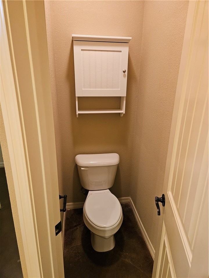 2652 N Valencia Ave - Photo 6 of 15