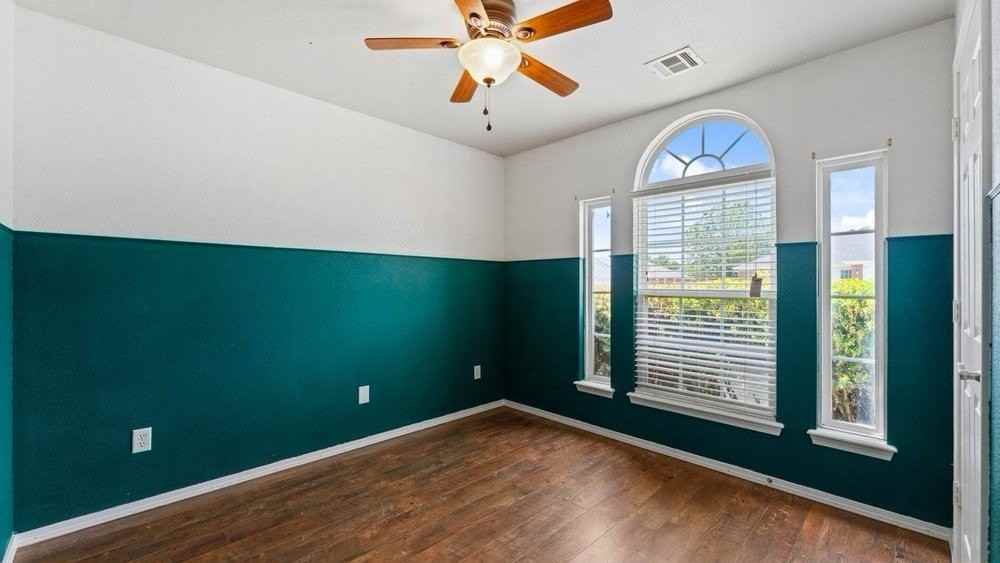 440 N Brookfield Dr - Photo 3 of 16