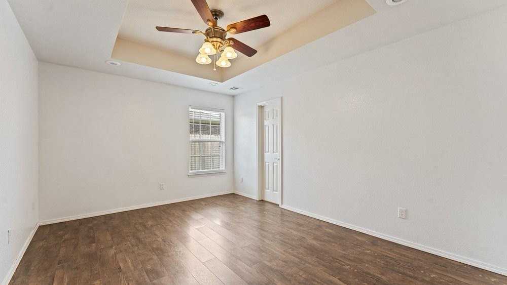 440 N Brookfield Dr - Photo 5 of 16