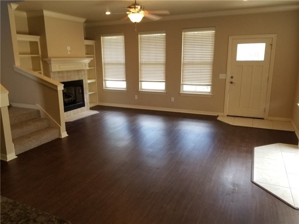 637 N Longfellow Ln - Photo 2 of 10