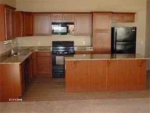 637 N Longfellow Ln - Photo 3 of 10