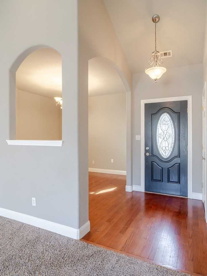 13 Bobwith Ln - Photo 2 of 30