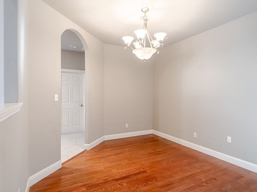 13 Bobwith Ln - Photo 3 of 30
