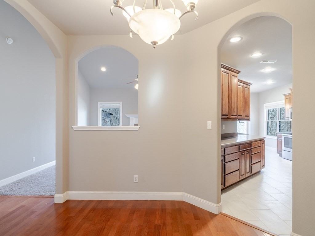 13 Bobwith Ln - Photo 4 of 30