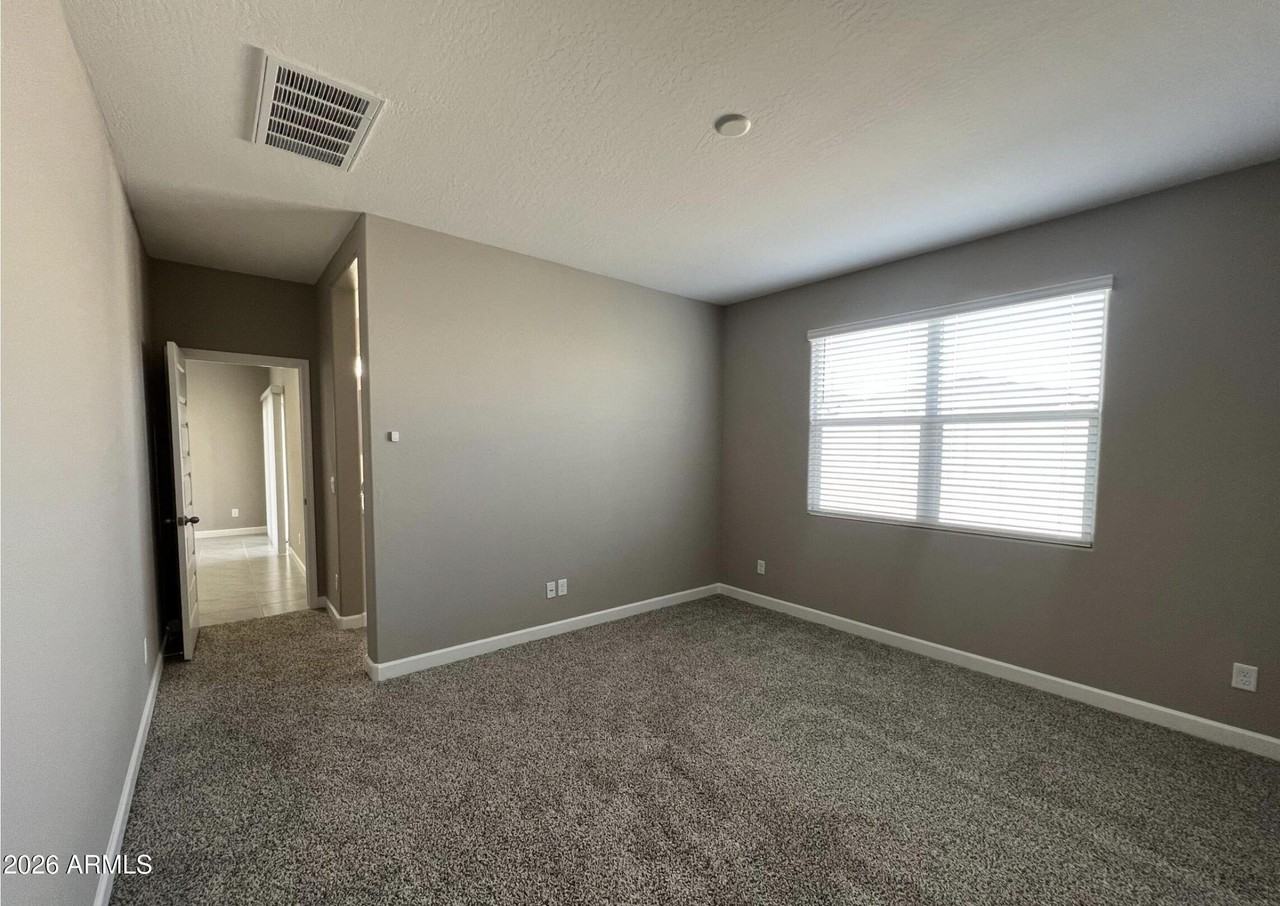 24068 W Whyman Ave - Photo 4 of 10