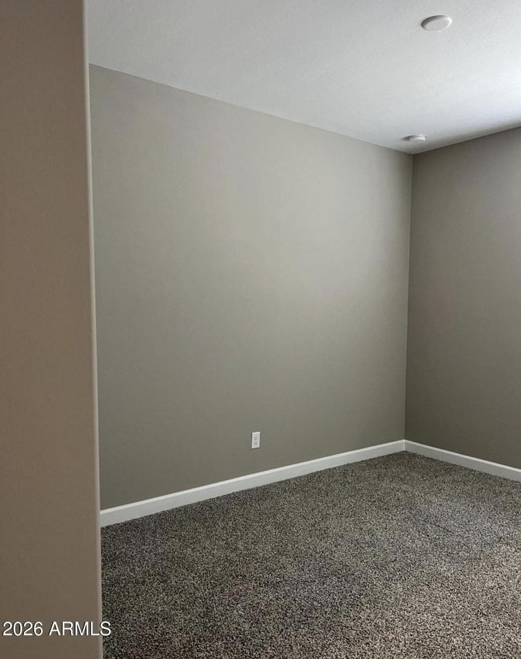 24068 W Whyman Ave - Photo 5 of 10