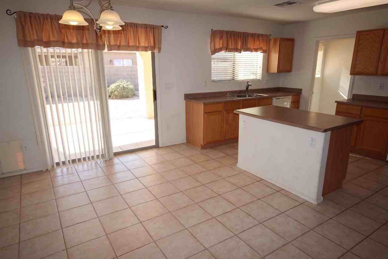 2423 E Winged Foot Dr - Photo 6 of 16