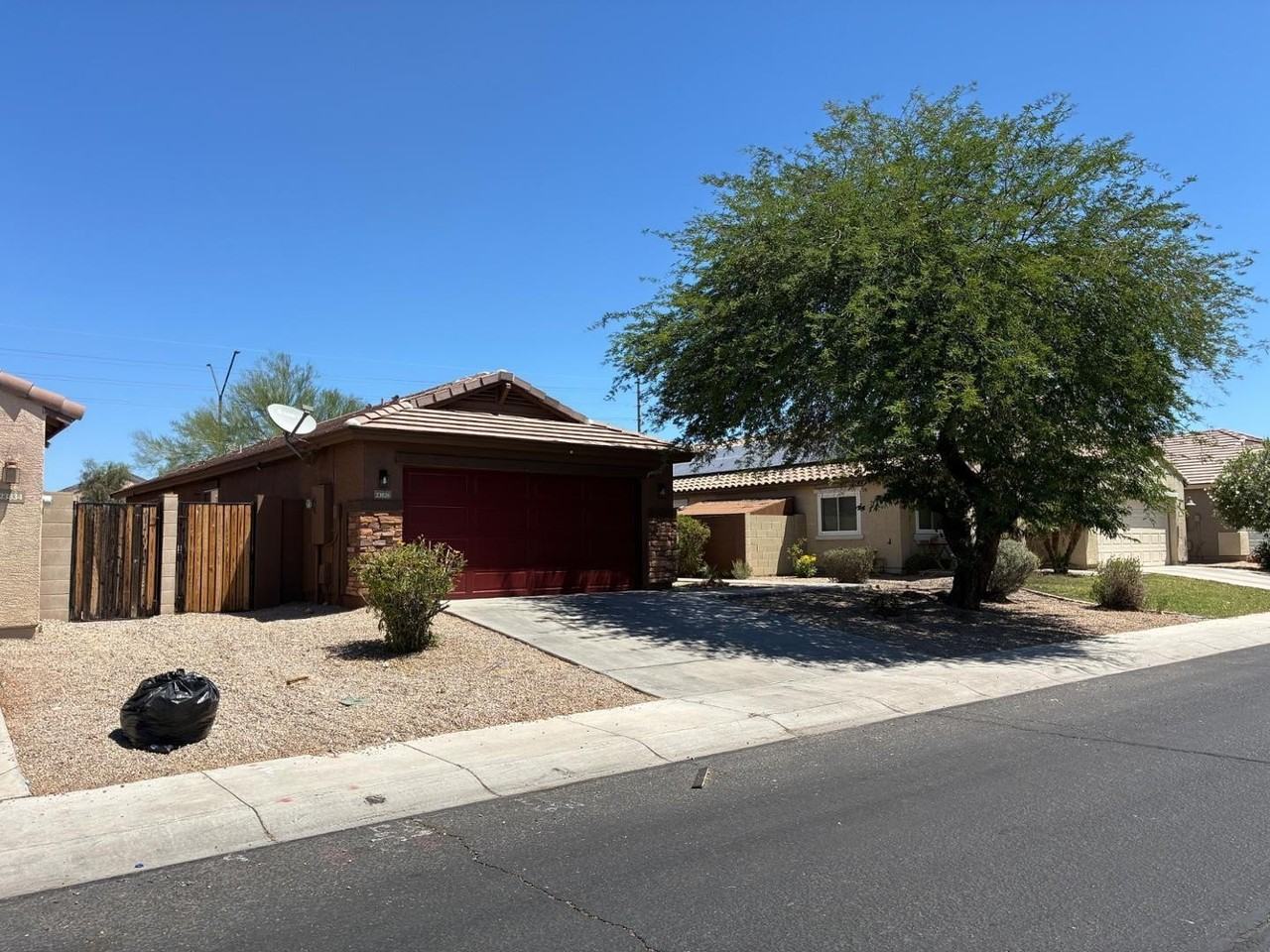 23826 W Yavapai St - Photo 3 of 40