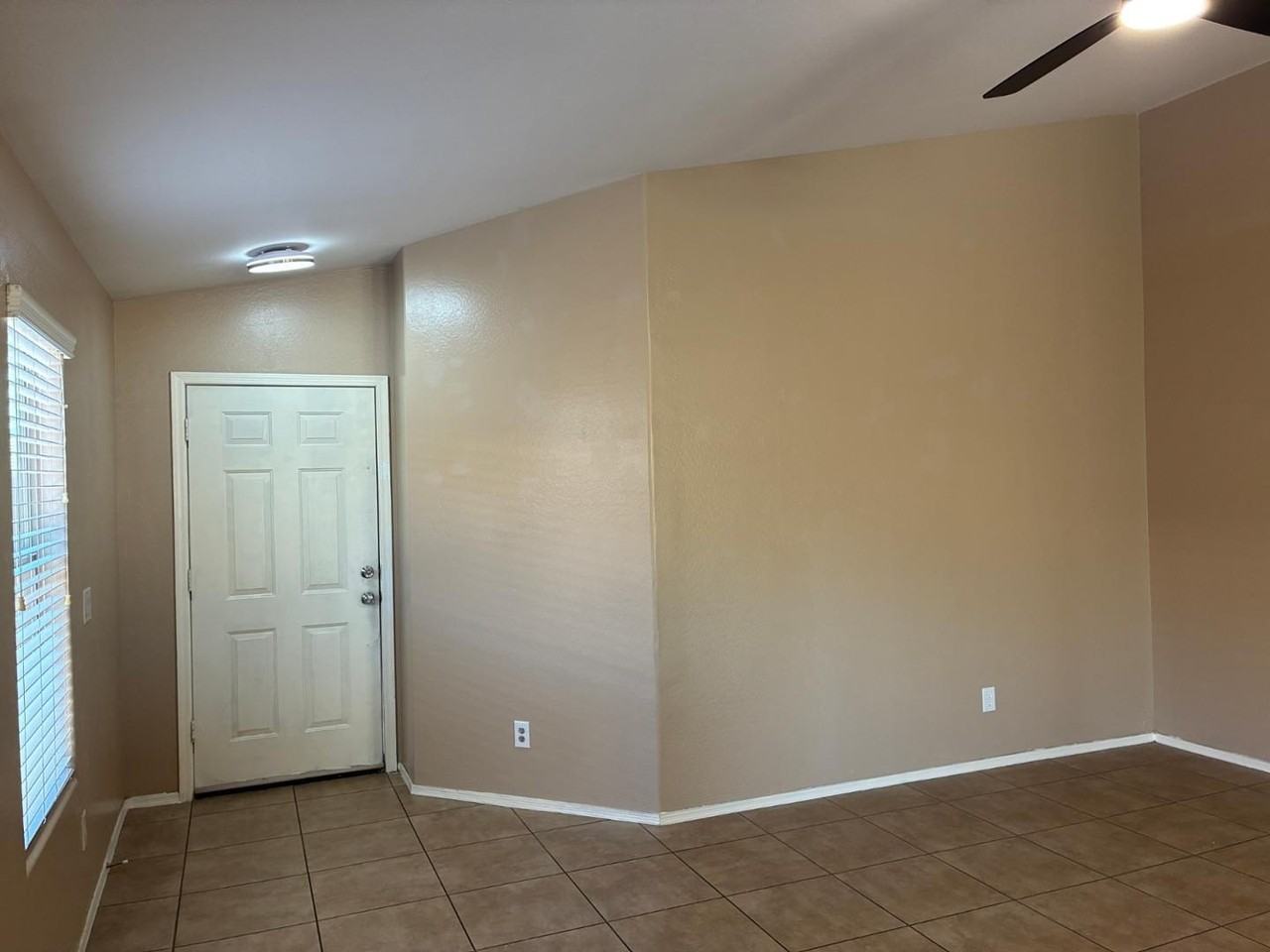 23826 W Yavapai St - Photo 6 of 40