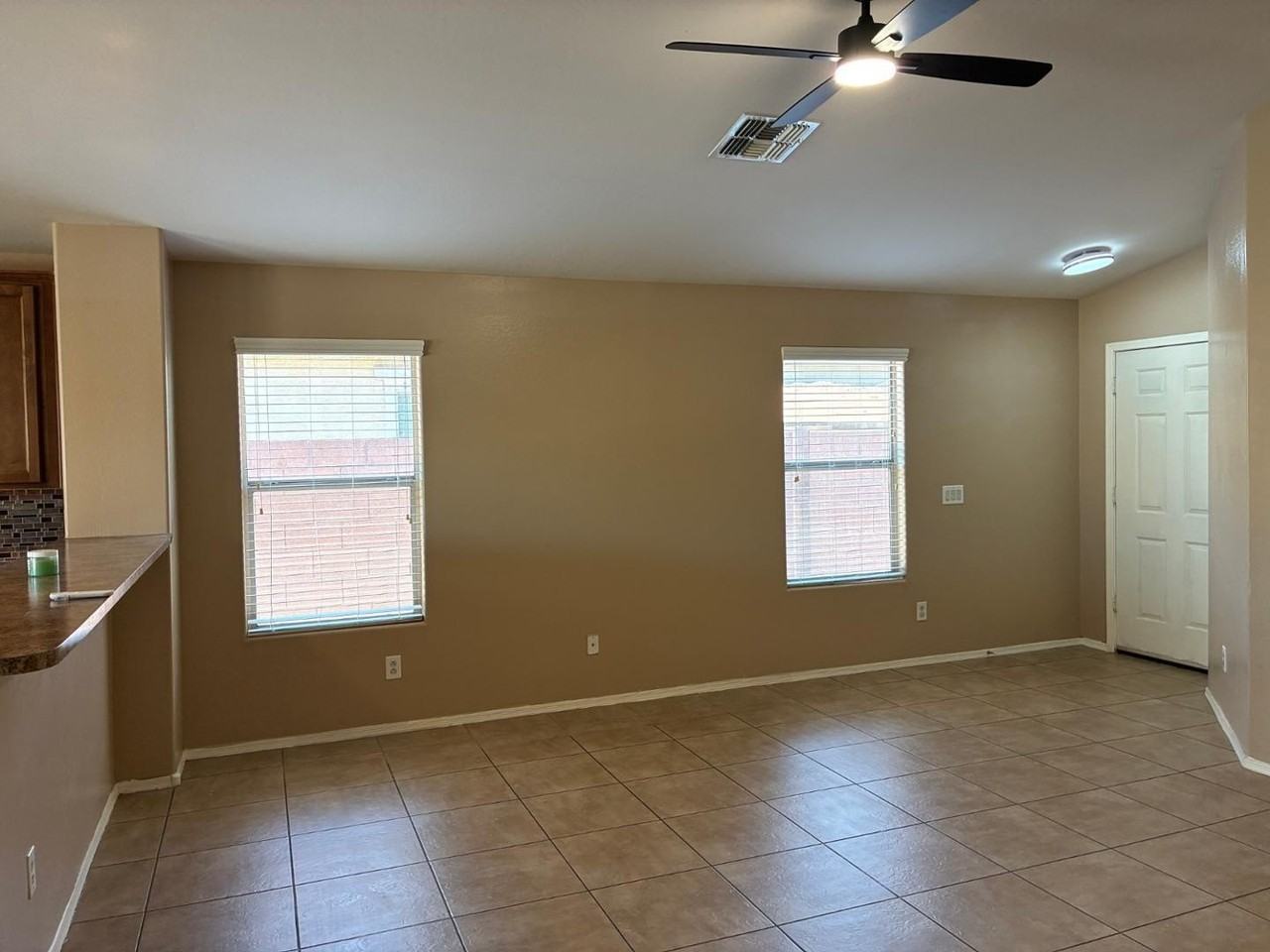 23826 W Yavapai St - Photo 7 of 40