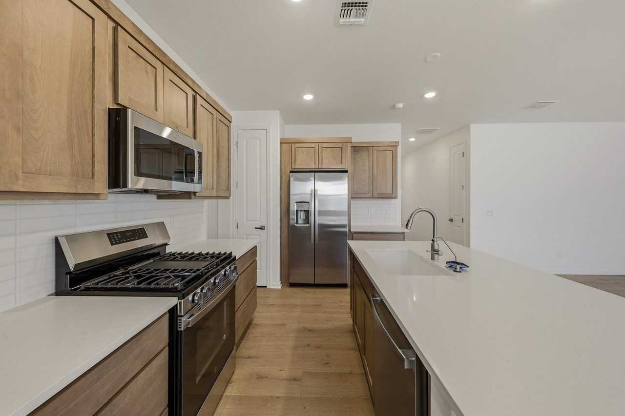16194 W Soft Wind Dr - Photo 4 of 14