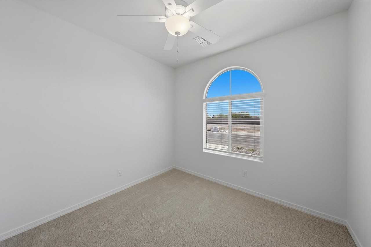 16194 W Soft Wind Dr - Photo 5 of 14