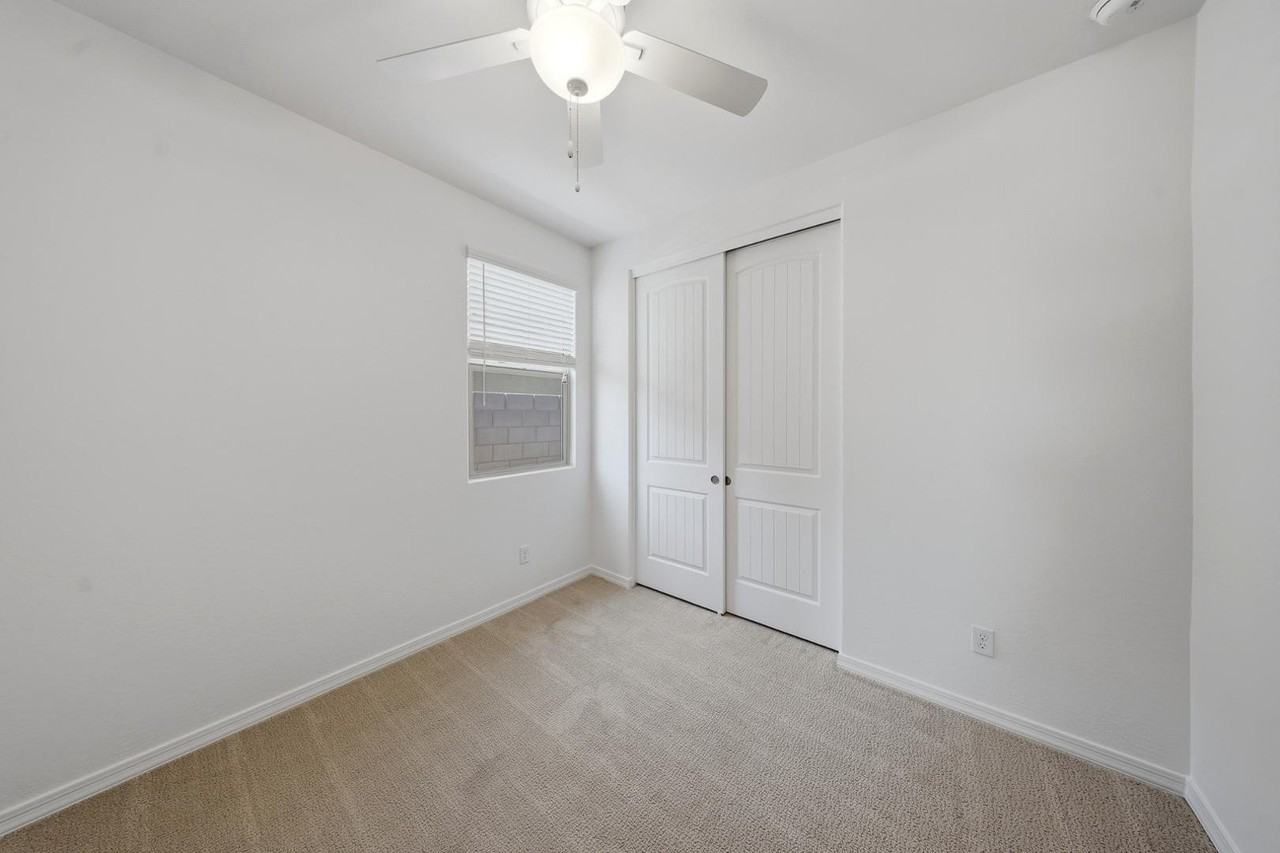 16194 W Soft Wind Dr - Photo 7 of 14