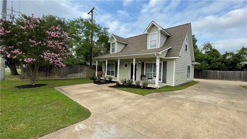3689 Holick Ln - Photo 3 of 20