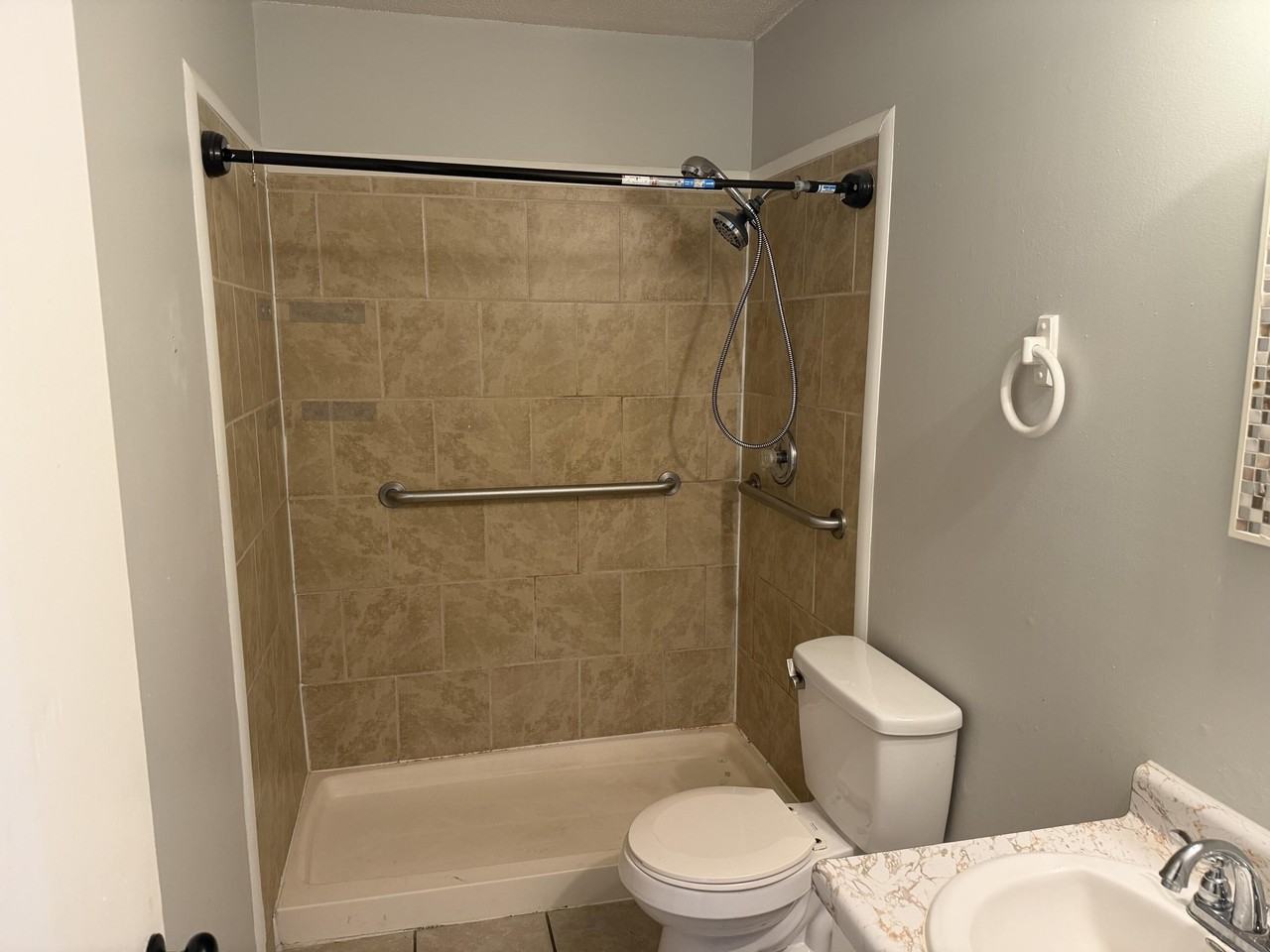 1682 Hamlet Dr - Photo 6 of 12
