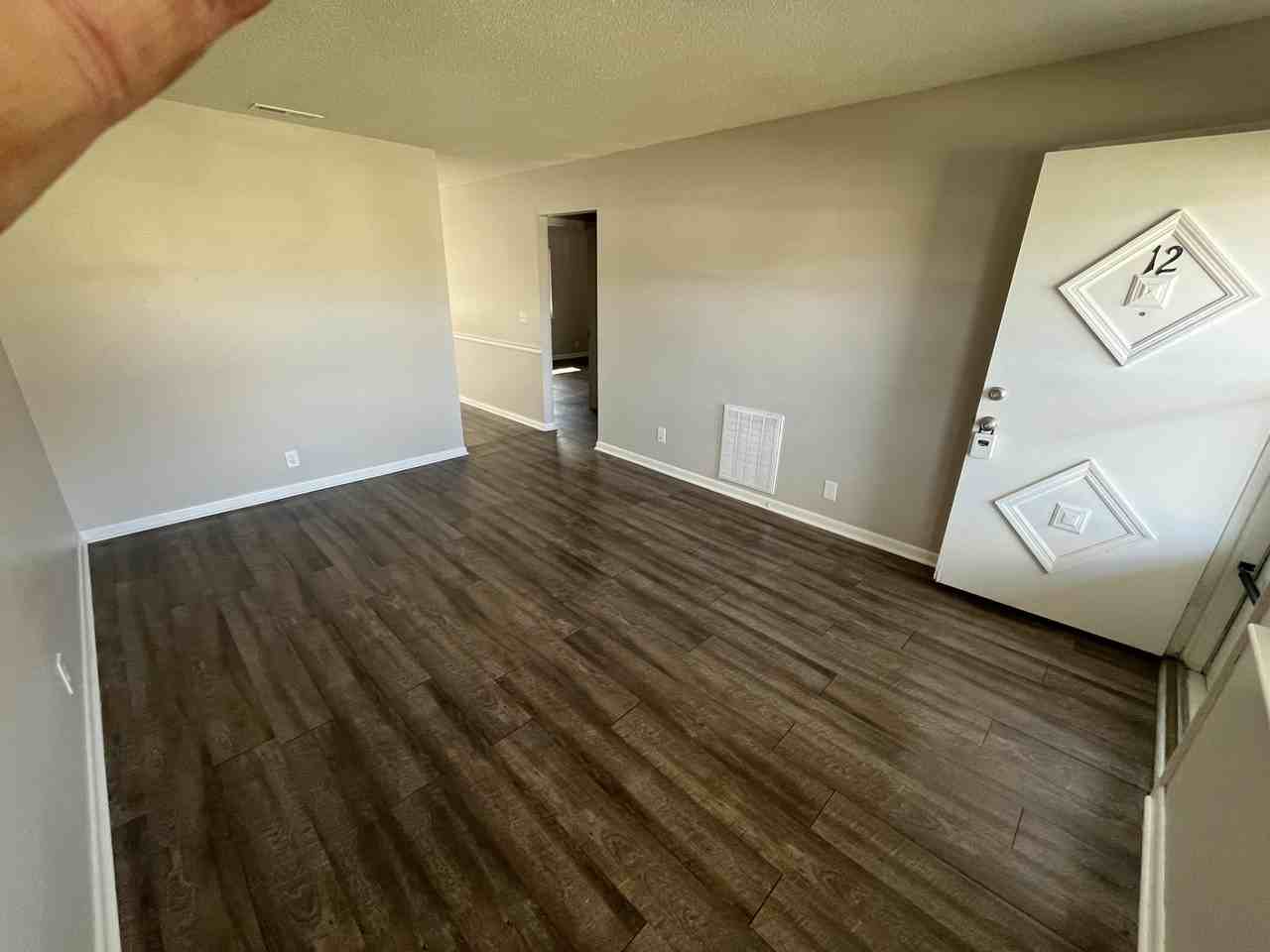 1413 Mana Ln - Photo 4 of 14