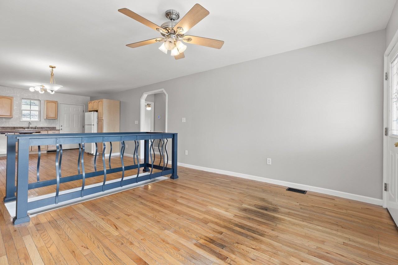 419 W Bell Ave - Photo 6 of 35