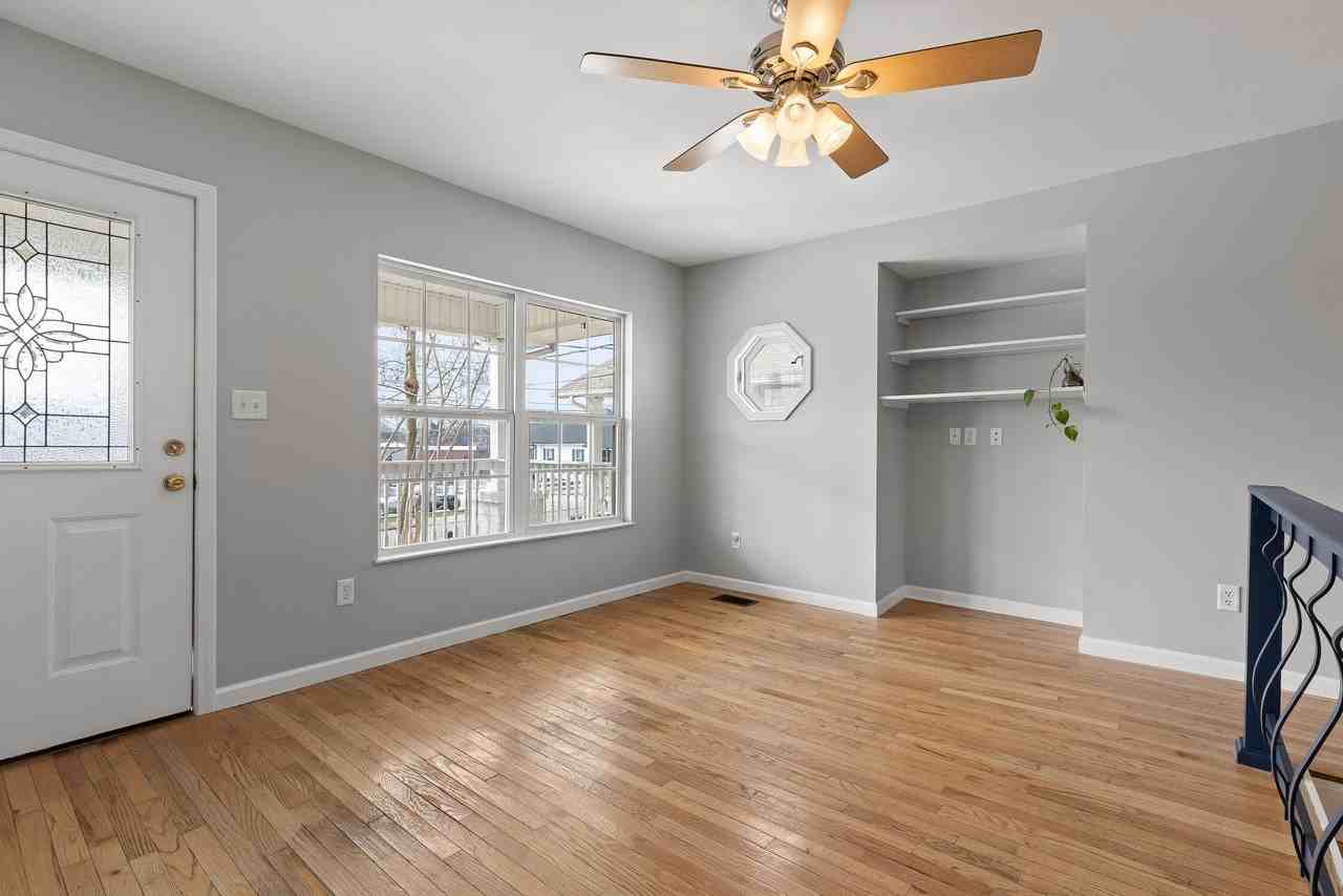 419 W Bell Ave - Photo 7 of 35