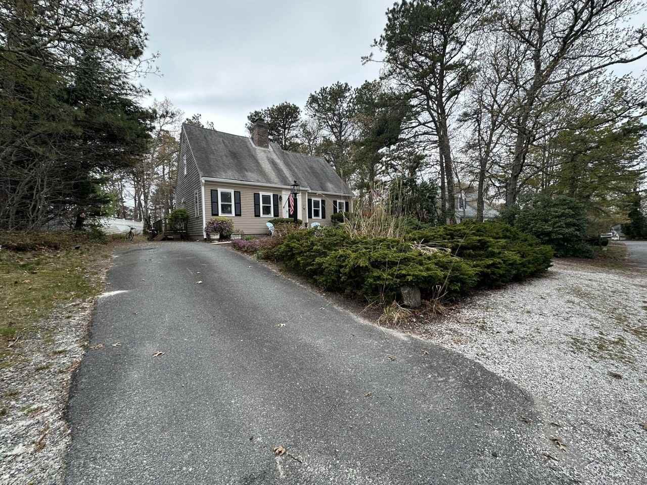27 Pine View Dr - Photo 2 of 21