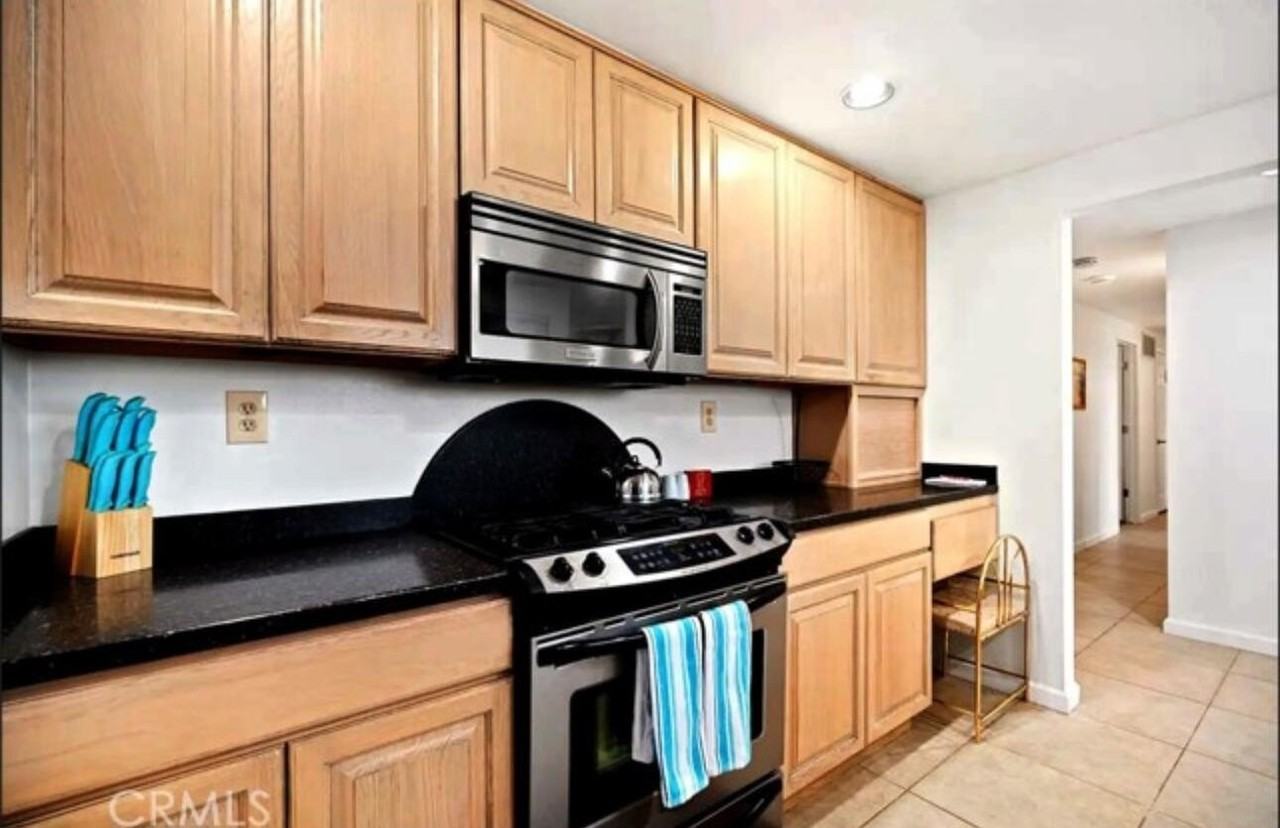 8564 Taft Ct - Photo 4 of 25