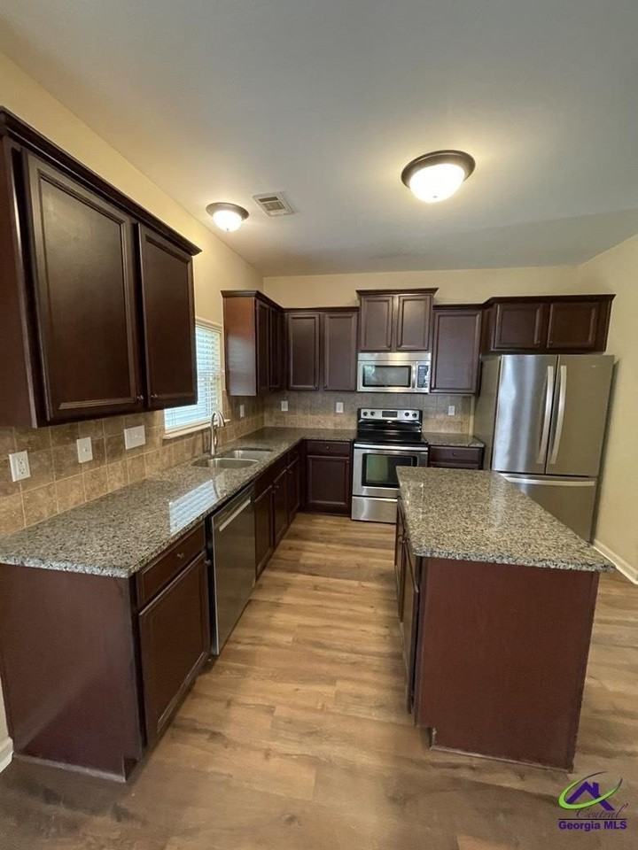 108 Dog Fennel Ln - Photo 2 of 27