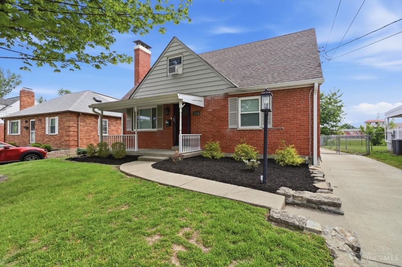 8330 Wexford Ave - Photo 3 of 50