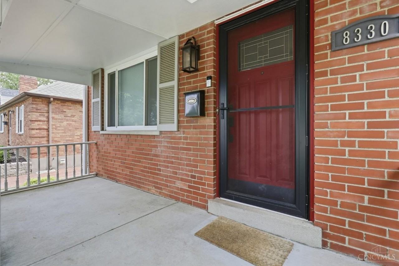 8330 Wexford Ave - Photo 5 of 50