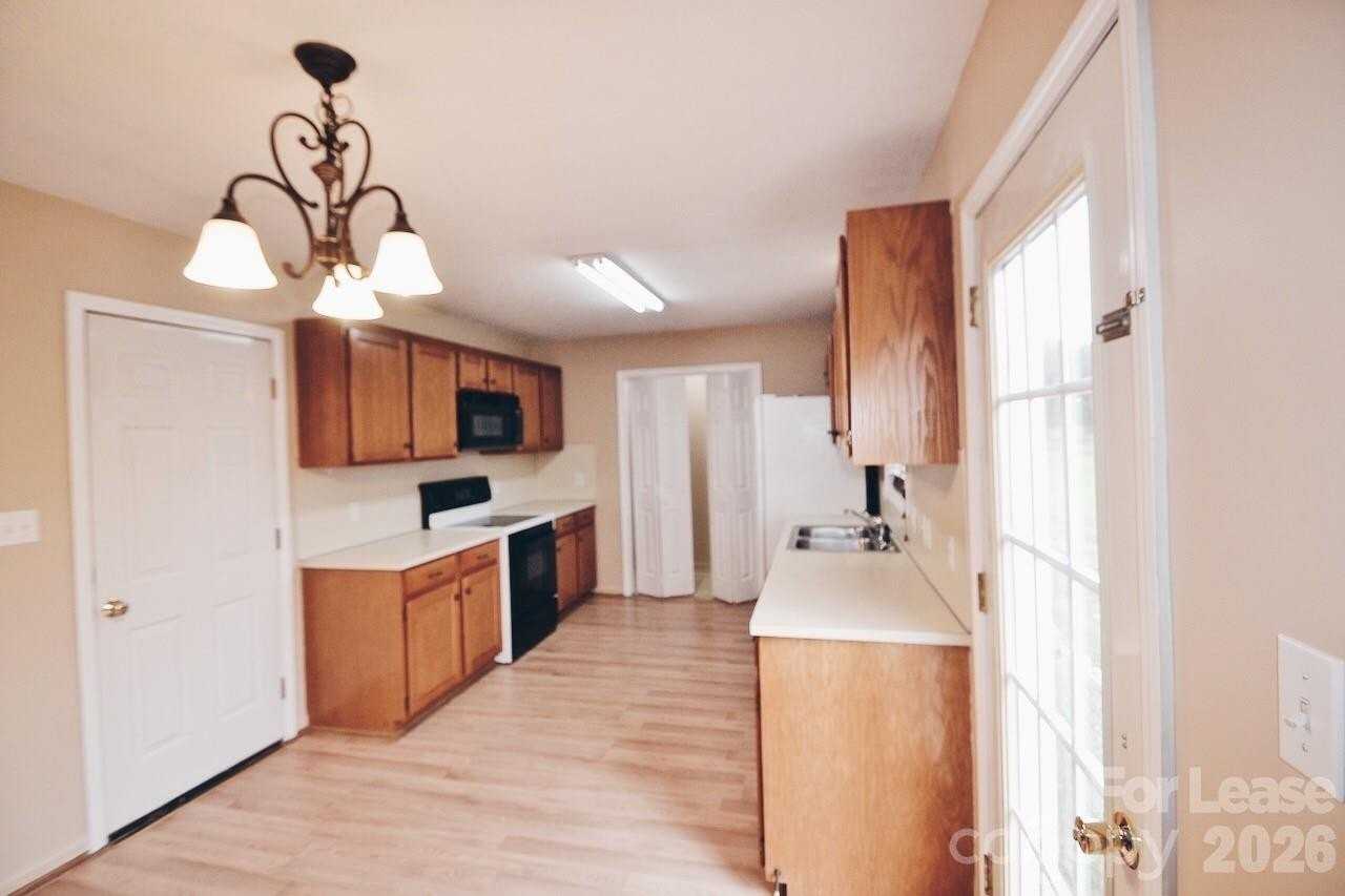 5139 Silver Tree Trl - Photo 6 of 12