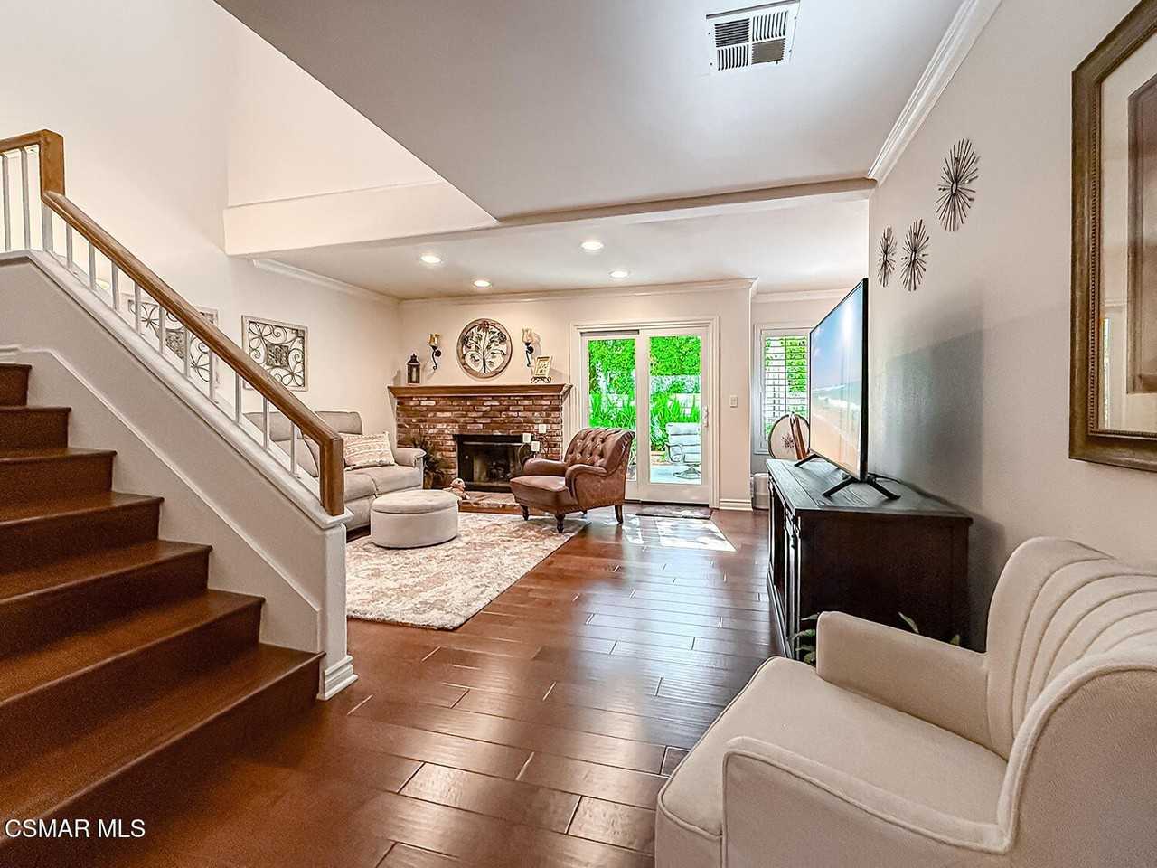 29717 Strawberry Hill Dr - Photo 6 of 48